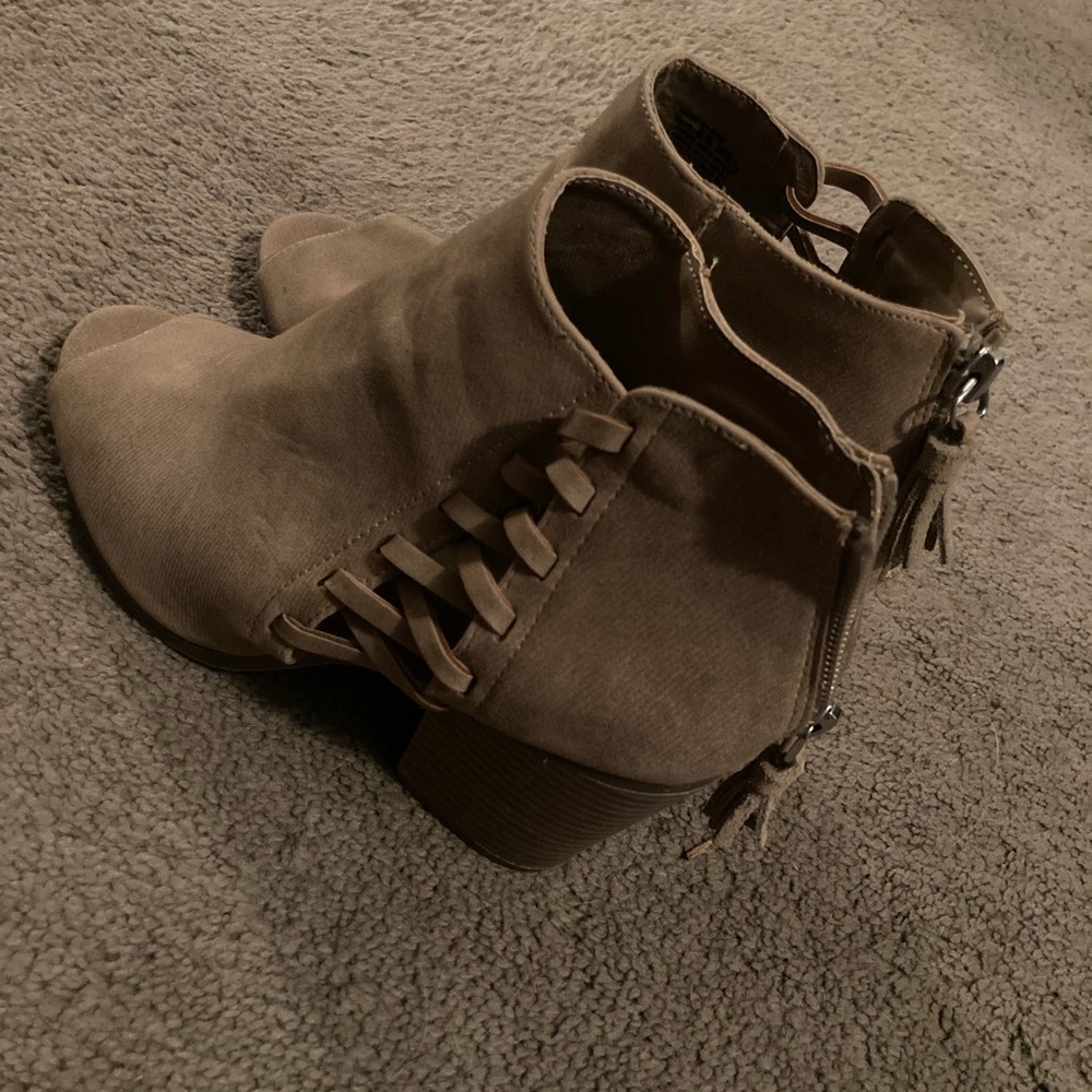 Worn twice like new condition open toed Kenneth Cole heels